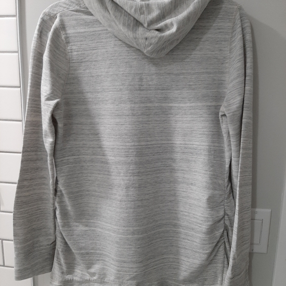 💜3/$15💜Liz Lange Large maternity sweater - Picture 3 of 3